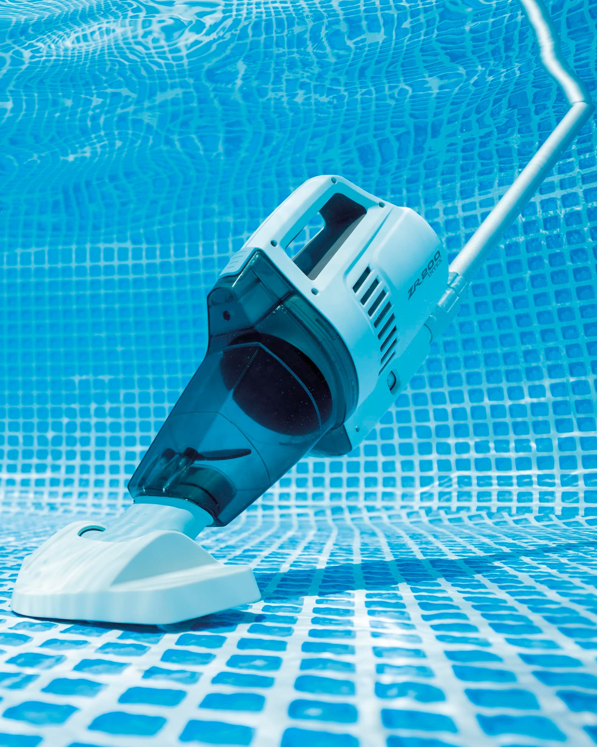 INTEX 28627E ZR200 Rechargeable Pool Vacuum with Auto Shut Off Feature, 100 Minute Running Time | Includes Aluminum Pole, Rechargeable Batteries and Two Interchangeable Brush Heads thumbnail 2